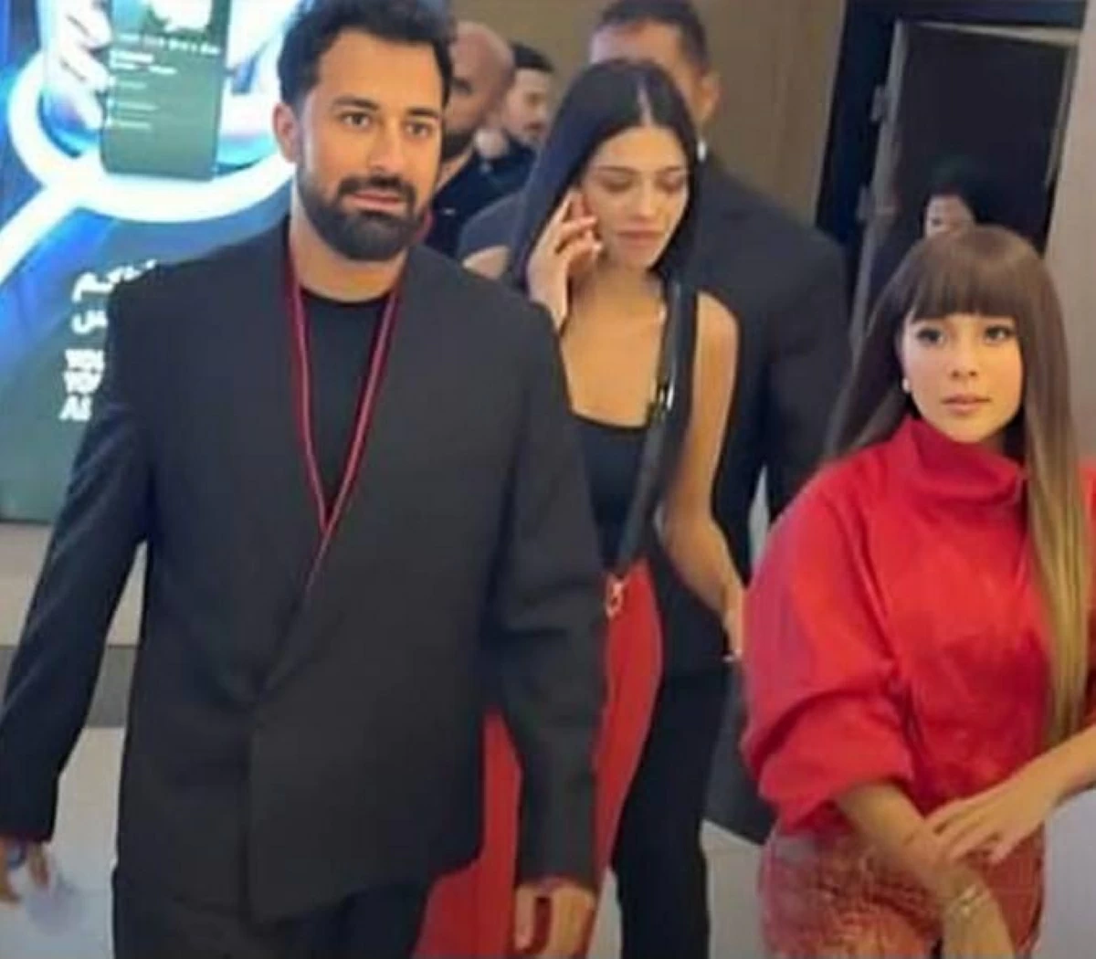 «ريد فلاج» من العرض الخاص إلى السينما.. أحمد حاتم وجميلة عوض في اختبار جديد