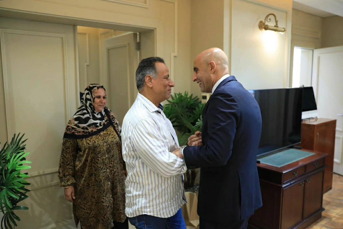 كرامة المعلمين خط أحمر.. وزير التعليم المصري يكرم مديري مدرستين بعد جدل زيارة محافظ القليوبية