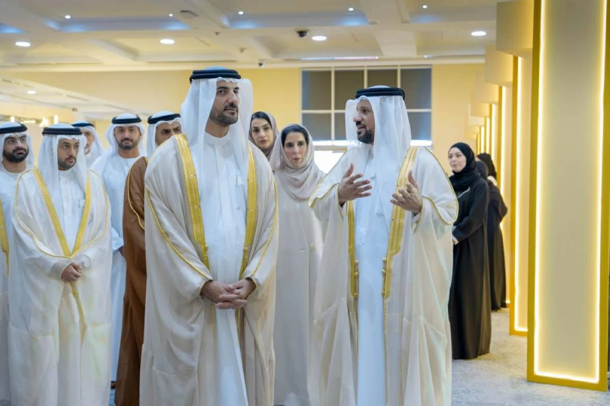 سلطان بن أحمد يطلق تطبيق «صلة» لتوثيق الروابط العائلية