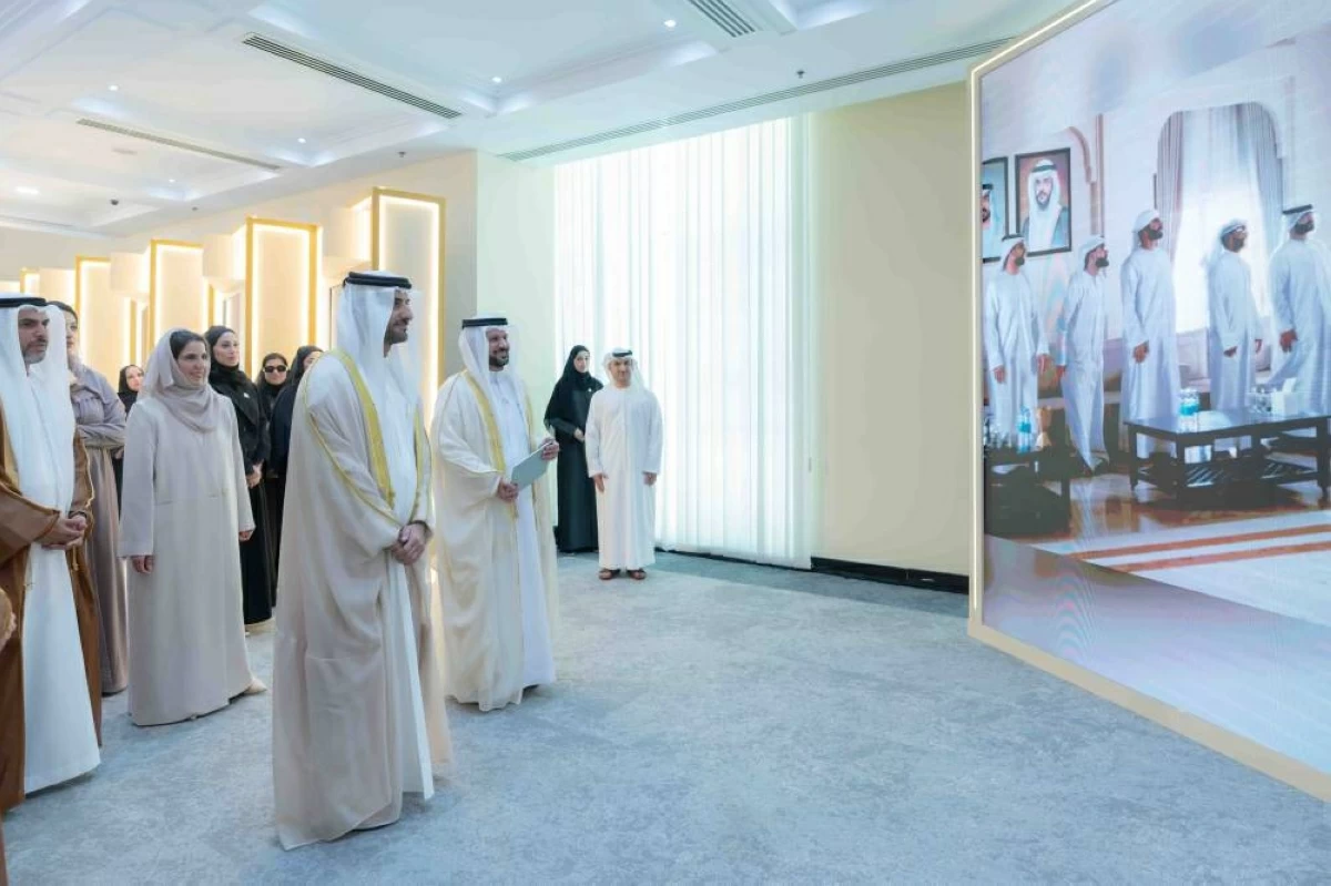سلطان بن أحمد يطلق تطبيق «صلة» لتوثيق الروابط العائلية