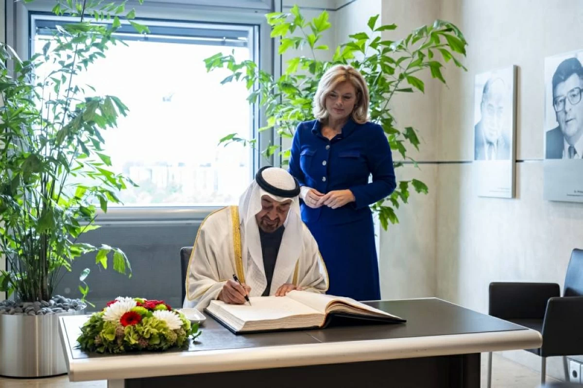 محمد بن زايد: الإمارات حريصة منذ تأسيسها على بناء جسور التواصل مع العالم (فيديو)