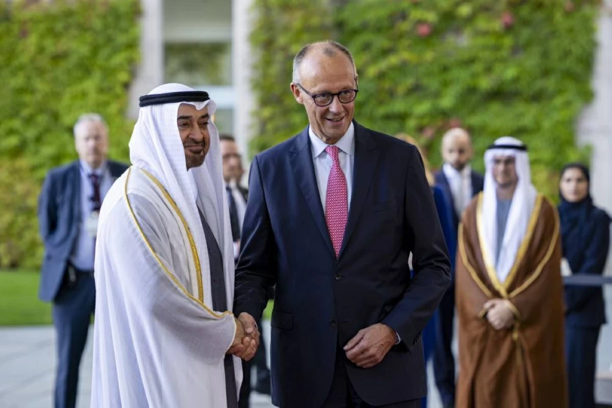 محمد بن زايد: بحثت مع ميرتس العلاقات التاريخية بين الإمارات وألمانيا