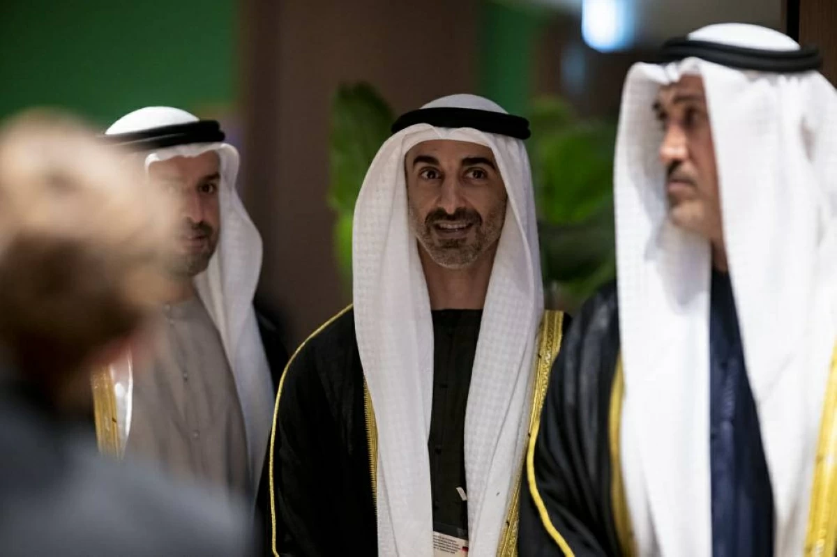 محمد بن زايد يحضر مأدبة عشاء أقامها الرئيس الألماني