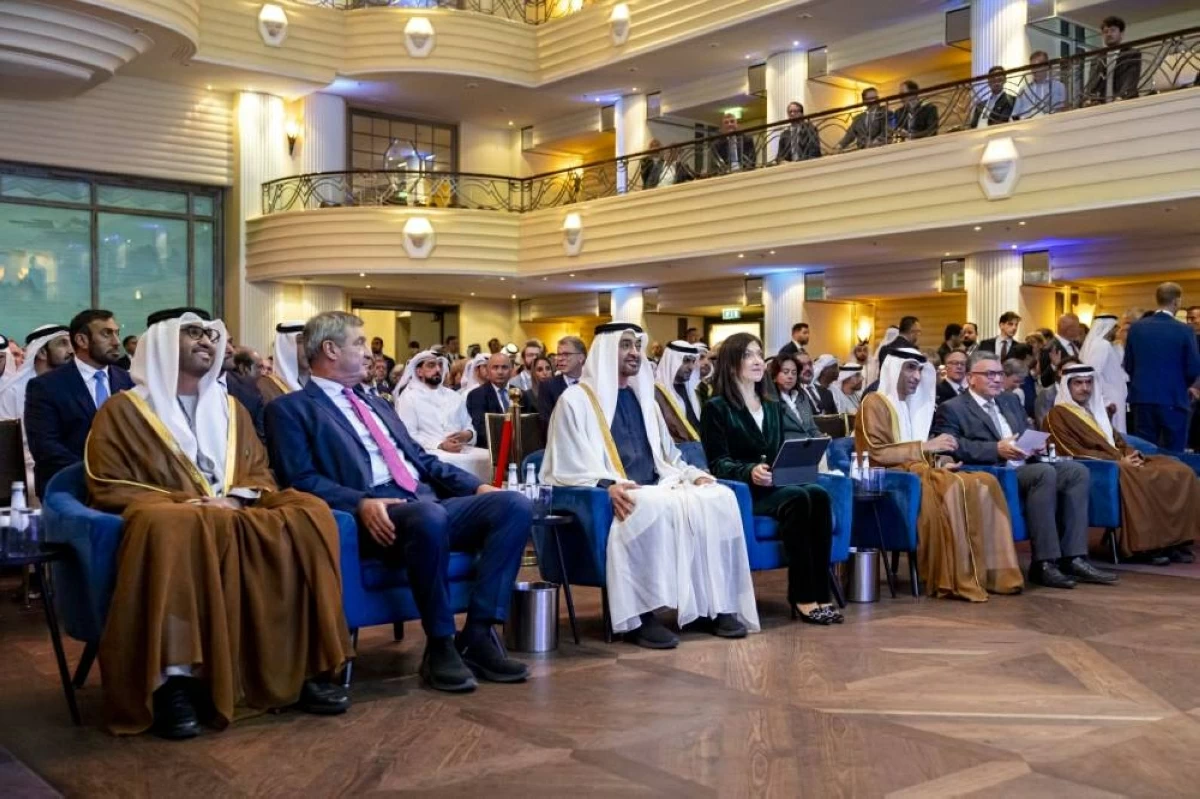 محمد بن زايد يشهد جانباً من فعاليات منتدى الأعمال الإماراتي - الألماني في ميونيخ