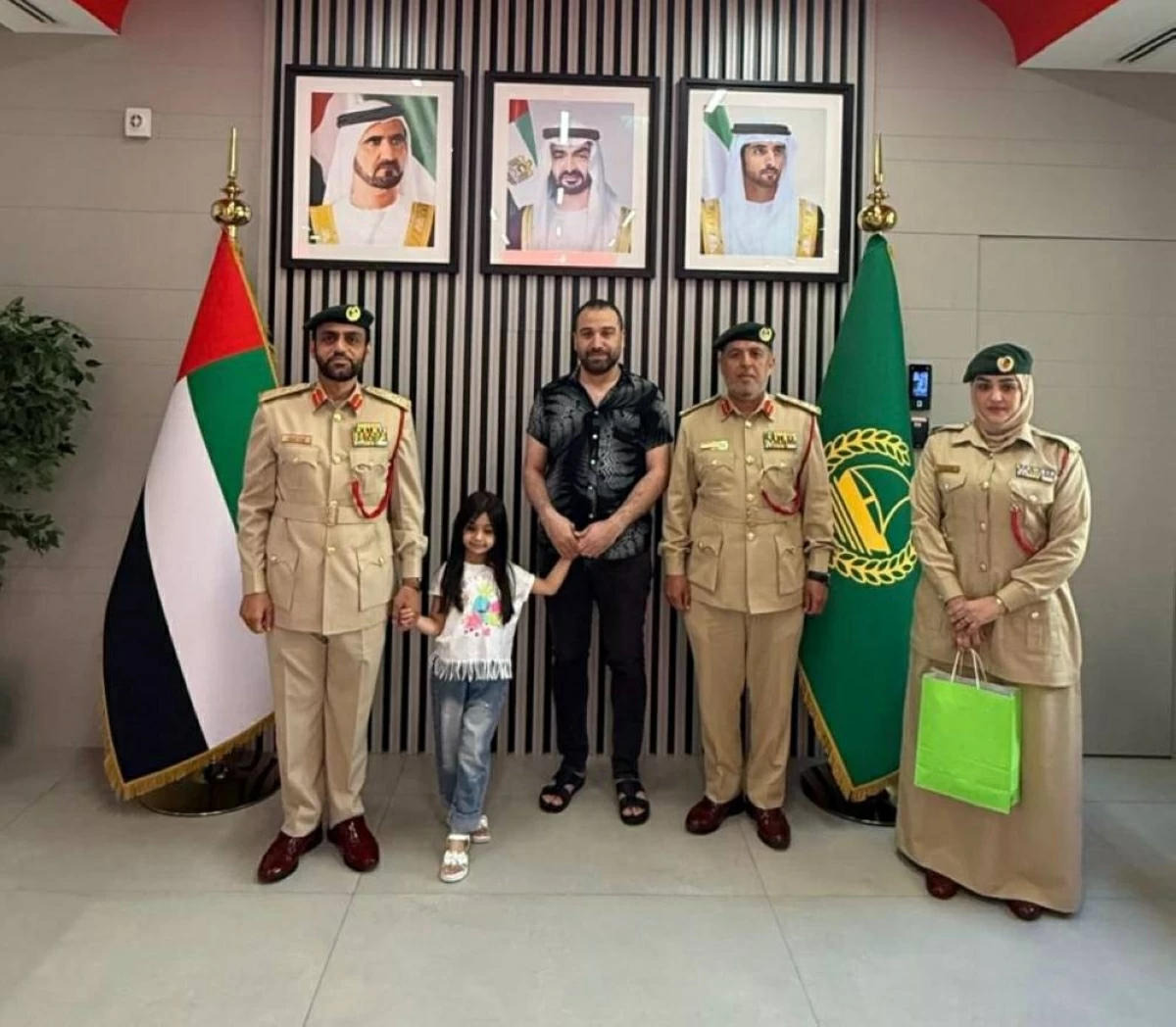 شرطة دبي تحقق أمنية طفلة بزيارة مركز الشرطة الذكي في حتا