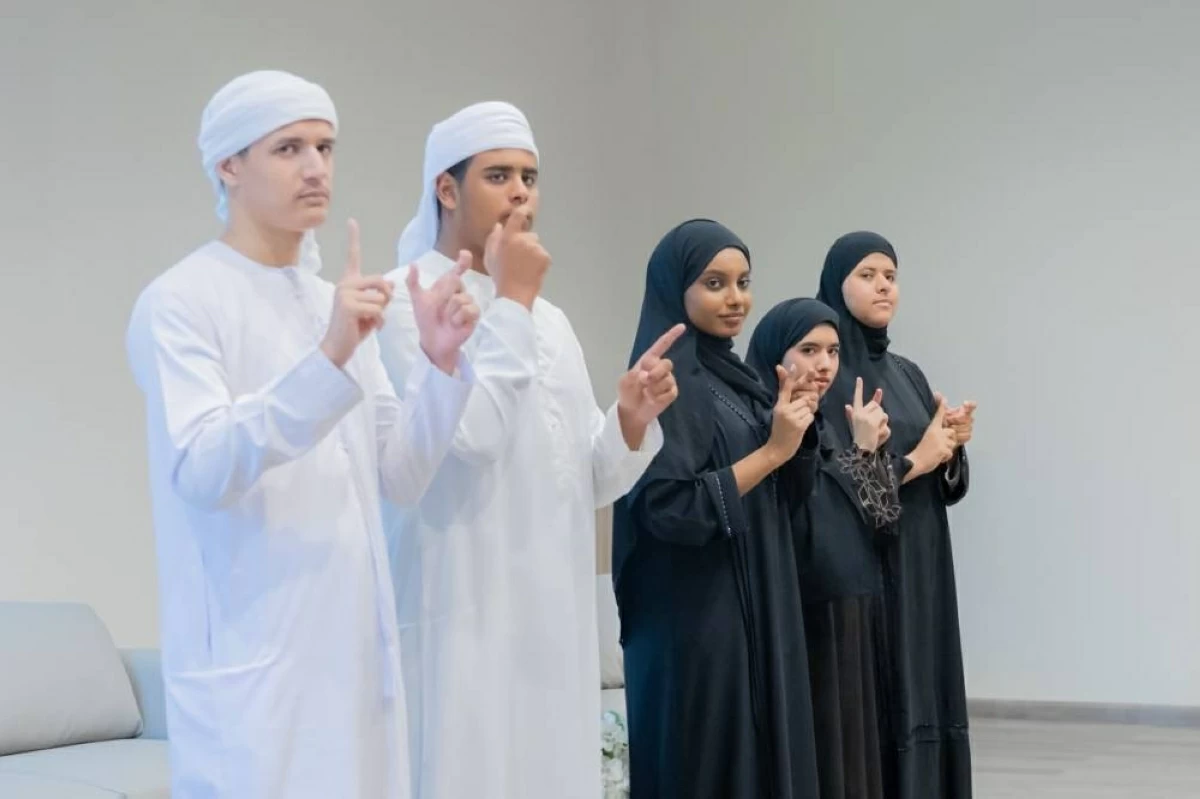 «الشارقة للمتاحف» تحتفي بيوم لغات الإشارة تحت مظلة «لنتعايش معاً»