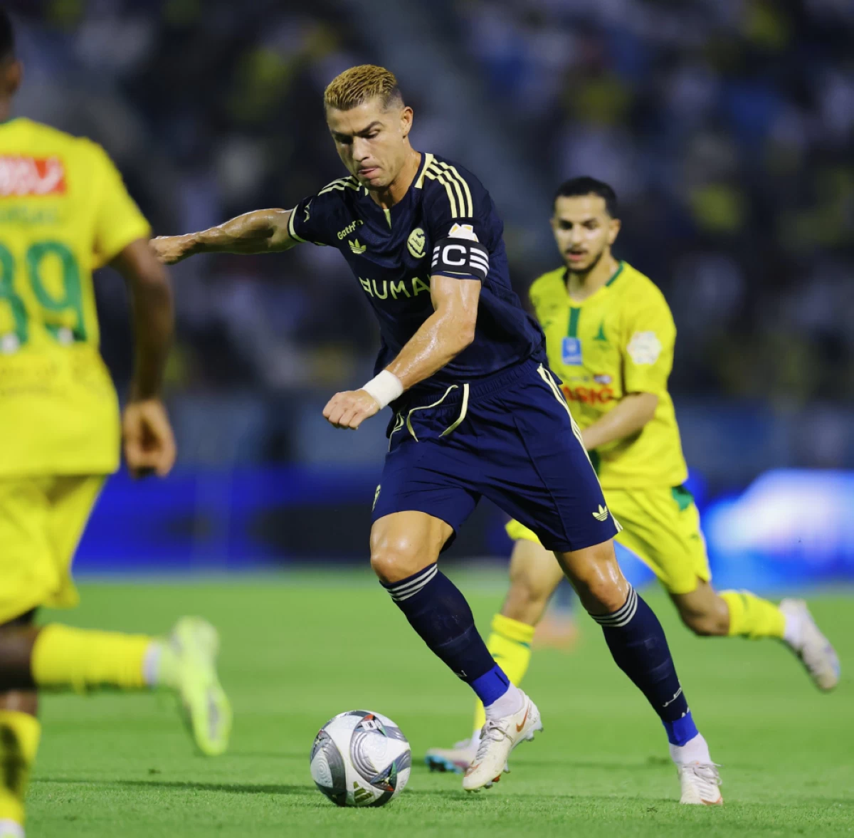 بوستيكو غلو يدافع عن لاعبي النصر ورونالدو يرسل جرعة معنوية
