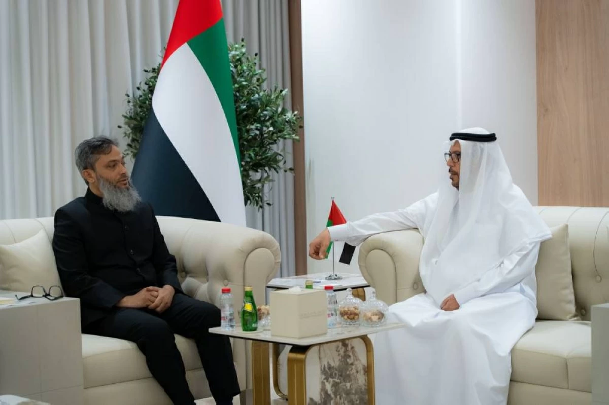 عبدالله المويجعي خلال اللقاء مع طارق أحمد