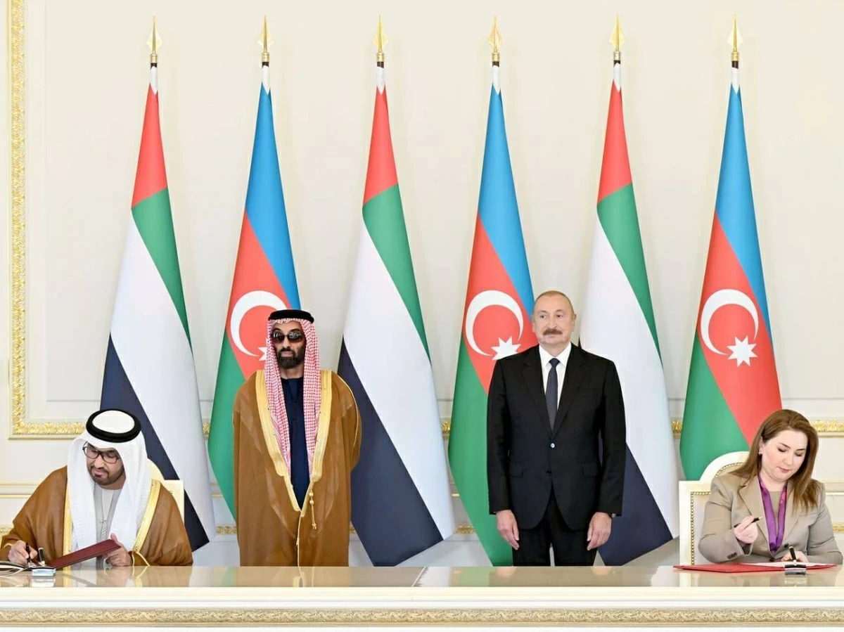 رئيس أذربيجان وطحنون بن زايد يشهدان توقيع الاتفاقية