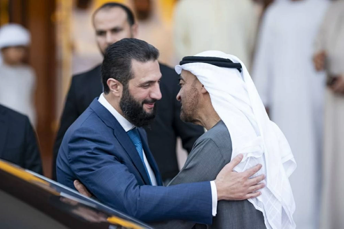 محمد بن زايد والشرع يبحثان التعاون والتطورات في المنطقة (فيديو)