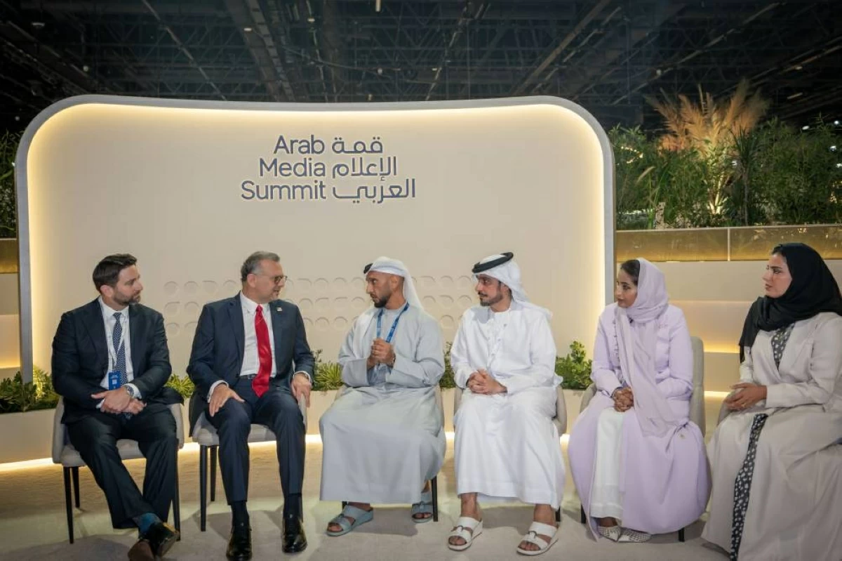 عبدالله آل حامد يبحث تعزيز التعاون الإعلامي مع مسؤولين من أذربيجان وأمريكا