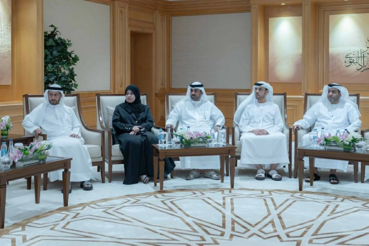 سلطان بن أحمد يثمن جهود دعم المنظومة المالية وتعزيز السجل الائتماني