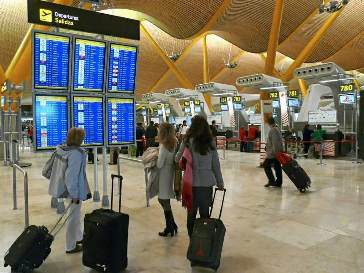 ضبط برازيلية بـ69 كيس كوكايين داخل بطنها في مطار مدريد..الشرطة تكشف مفاجأة
