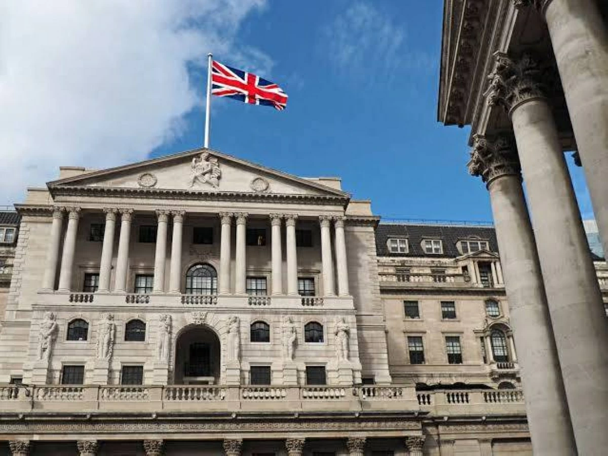 بنك إنجلترا يثبت الفائدة عند 3.75%