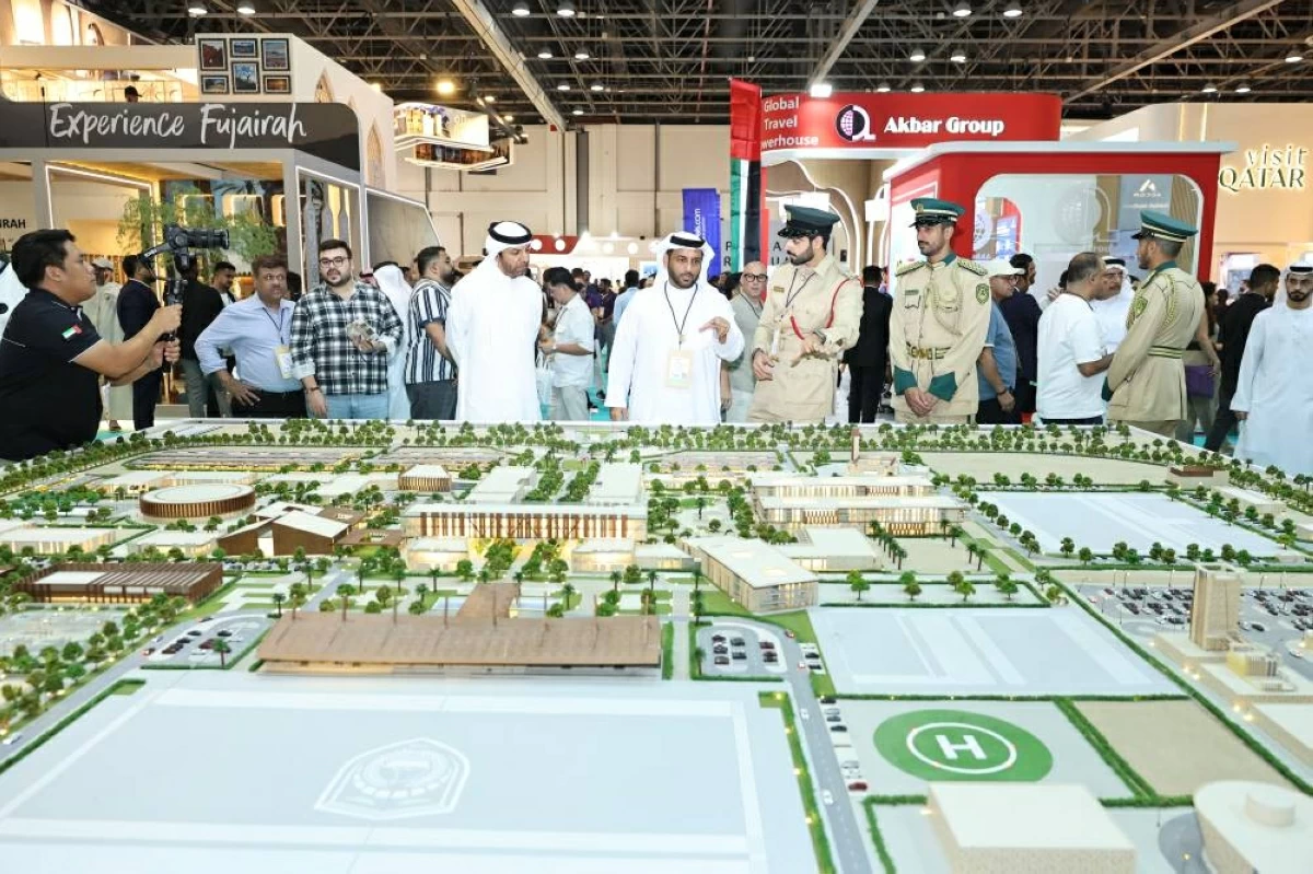 حارب الشامسي يطلع على خدمات شرطة دبي الذكية في قطاع الأمن السياحيFrom Virtual Reality to Smart Polic