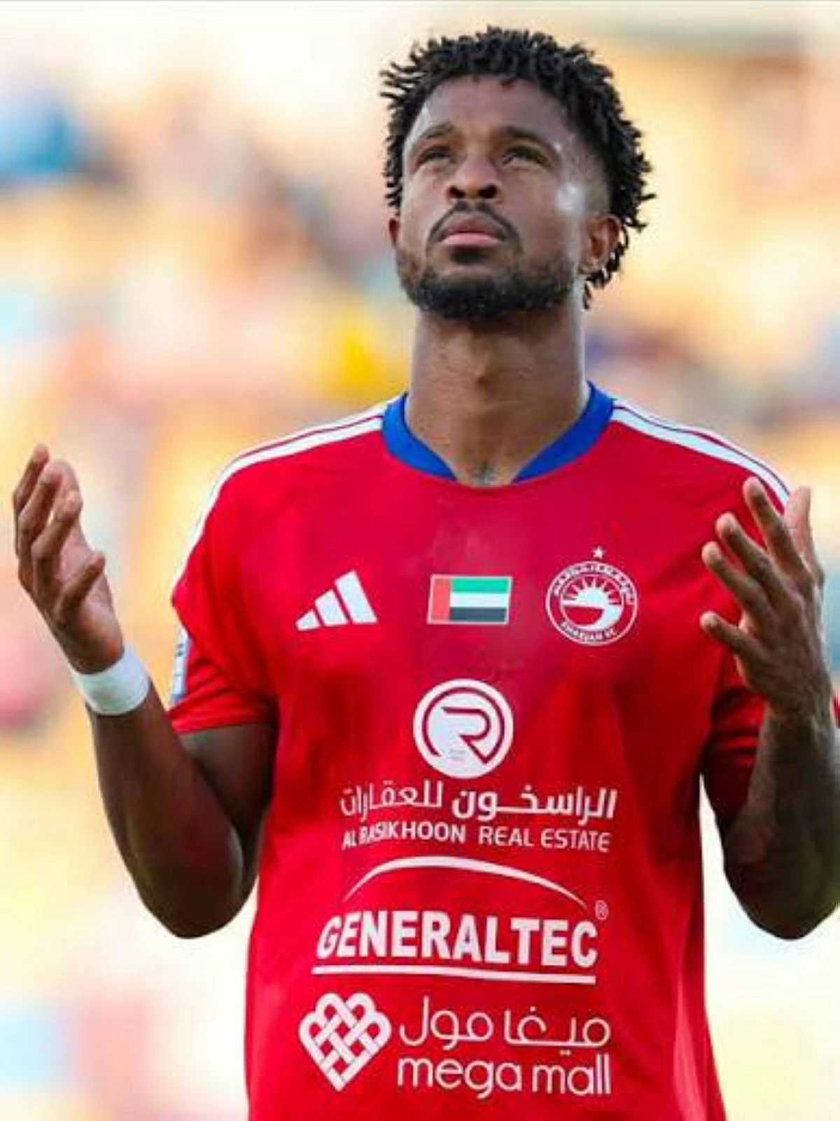 ديني بورغيس مدافع الشارقة