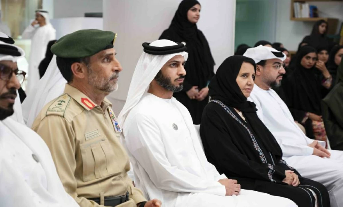 زايد بن حمد وعبدالله المري وميثاء الشامسي وسعيد العطر خلال الفعالية 
