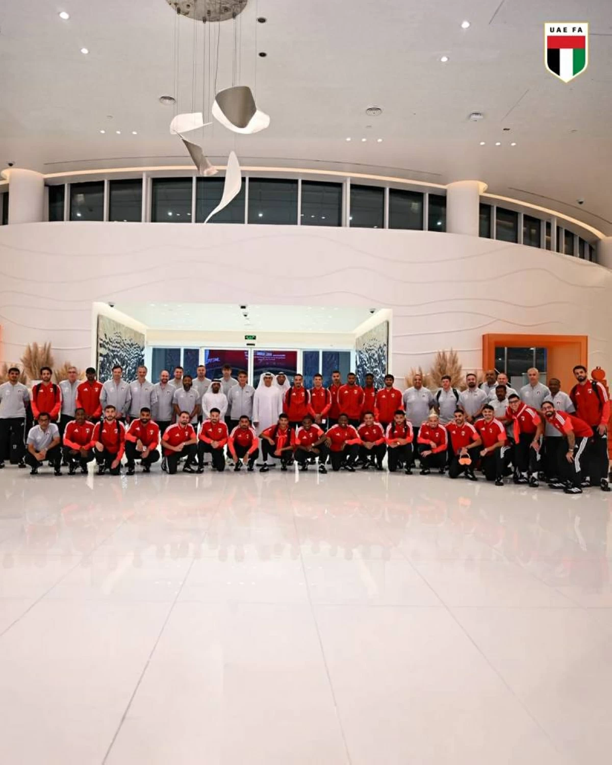 بعثة منتخب الإمارات في لقطة تذكارية