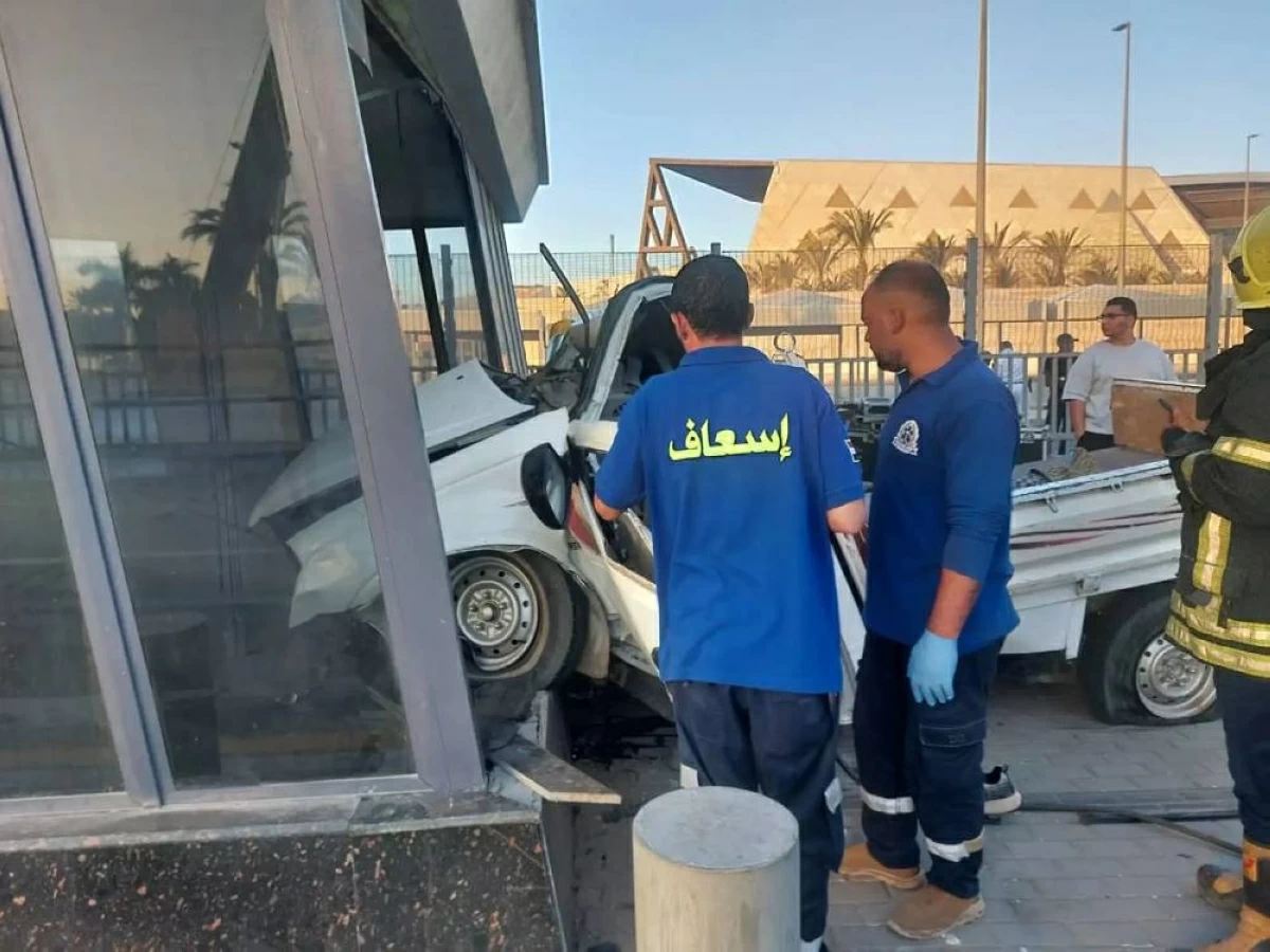 سقطا من سيارة نحو المترو.. تفاصيل مصرع طالبين في حادث المتحف الكبير