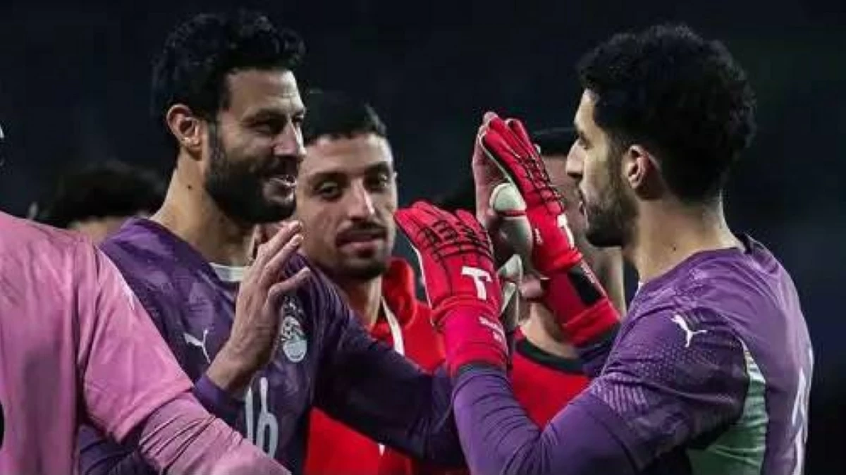 شوبير ينهي الجدل حول ارتداء نجله القميص رقم 1 مع المنتخب