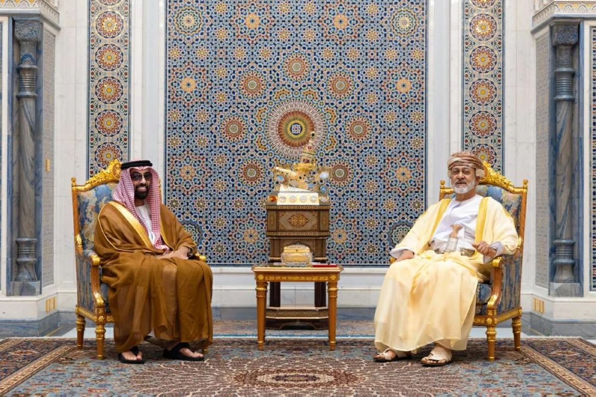 سلطان عُمان وطحنون بن زايد يبحثان التعاون والتكامل الثنائي
