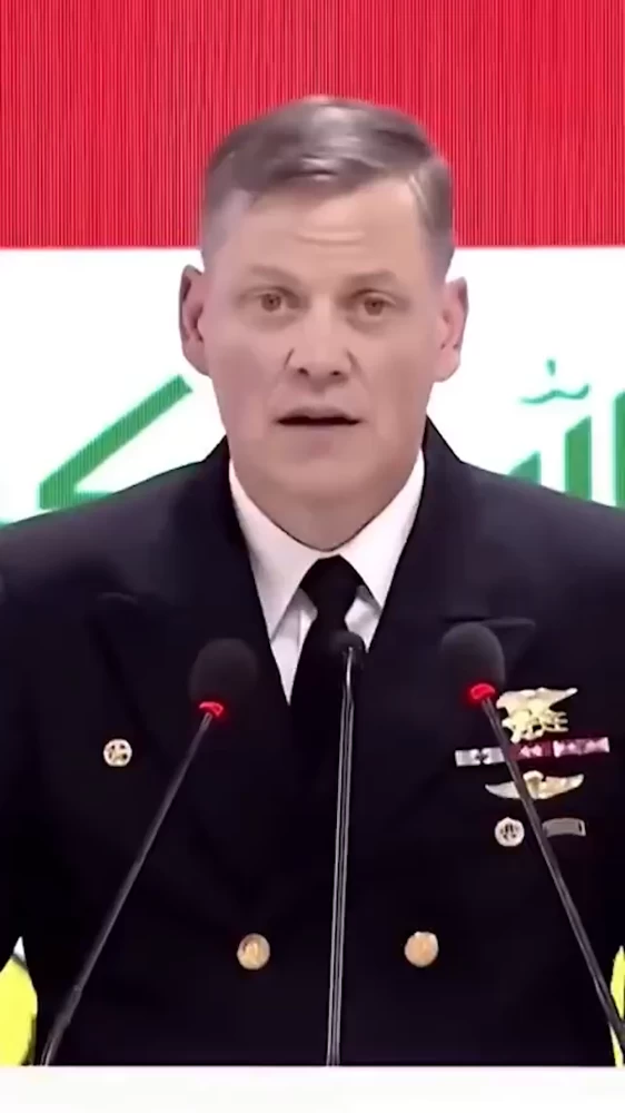 الأدميرال البحري ليام إم. هولين قائد قوات التحالف الدولي في العراق