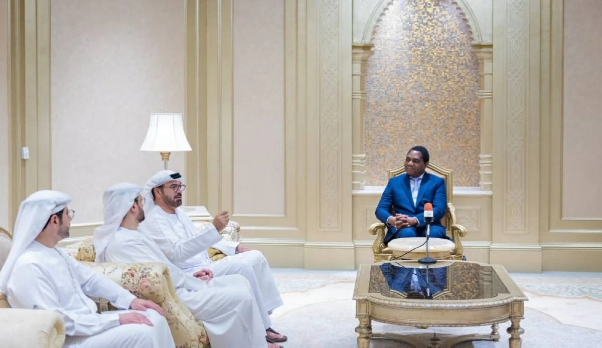 رئيس زامبيا يبحث مع القرقاوي تطوير العمل الحكومي