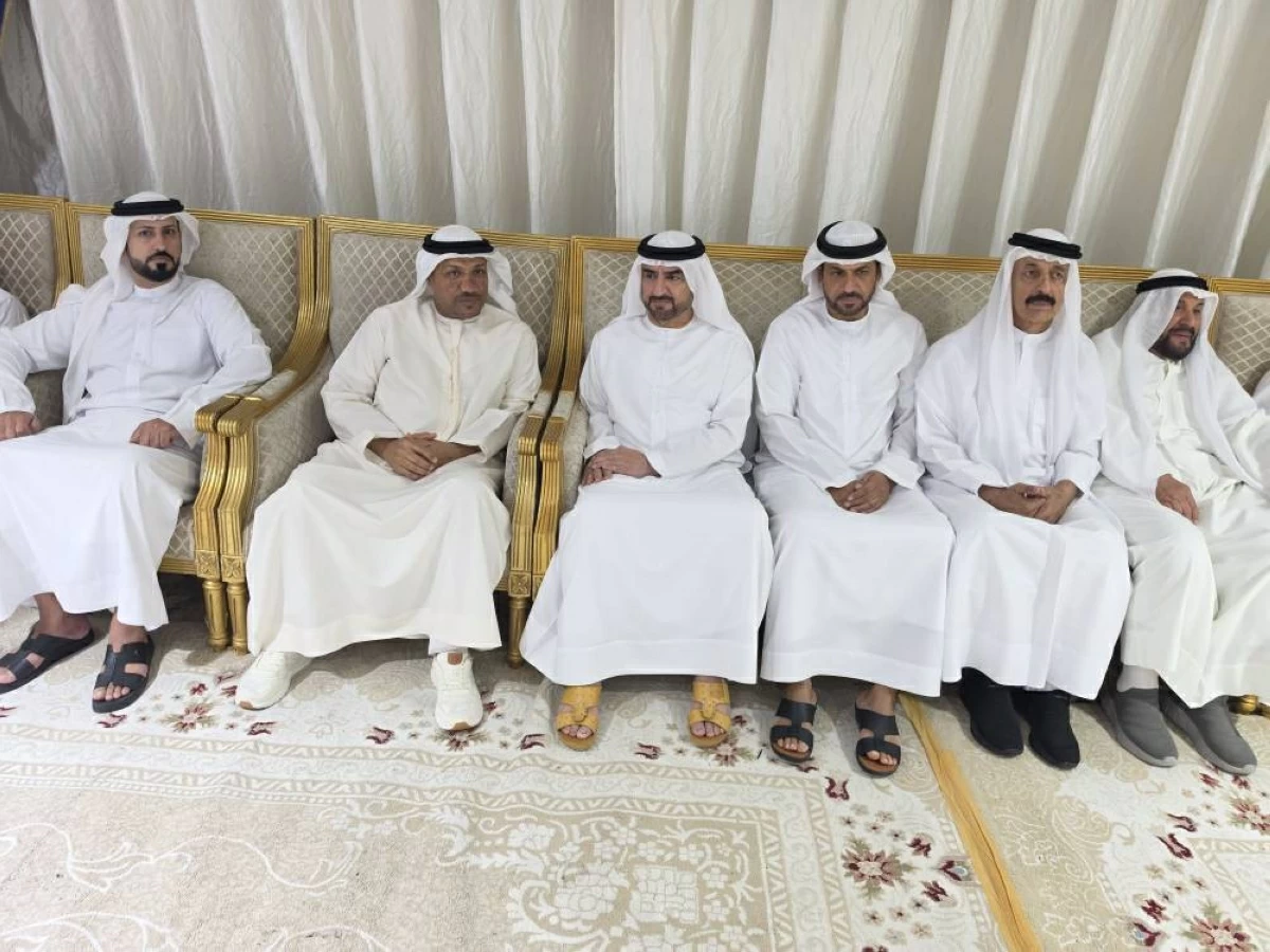 عبدالله بن سالم وسلطان بن أحمد يعزيان في وفاة لطيفة الزعابي