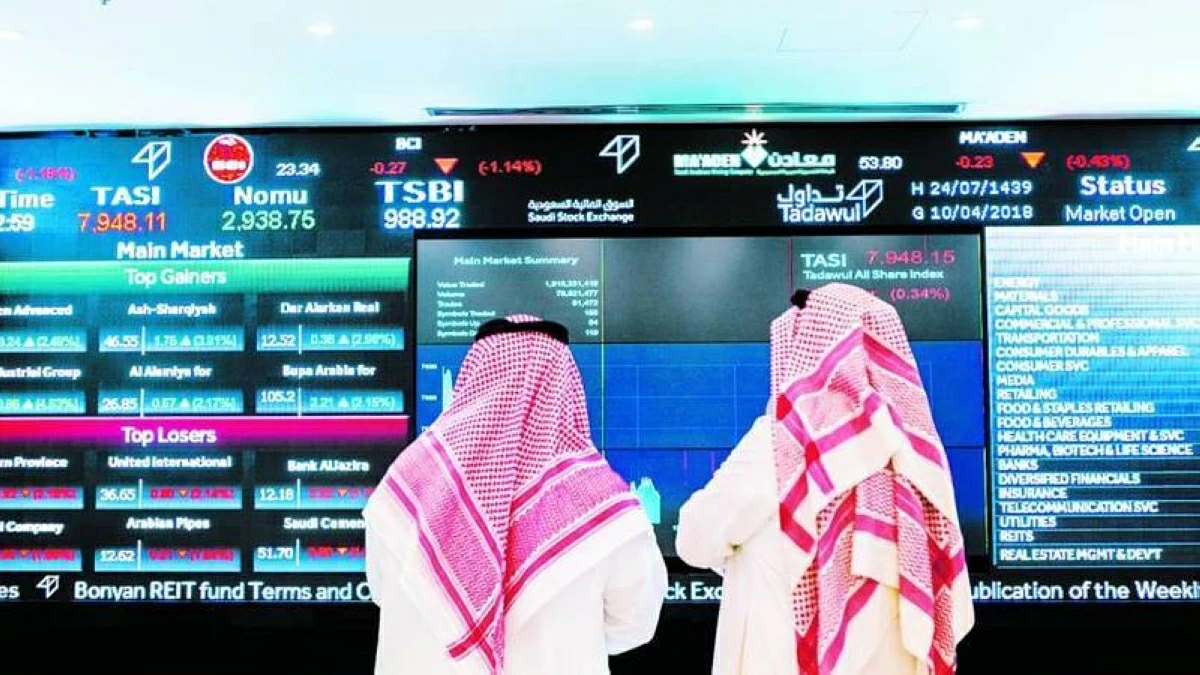 متعاملون في البورصة السعودية (رويترز - أرشيفية)