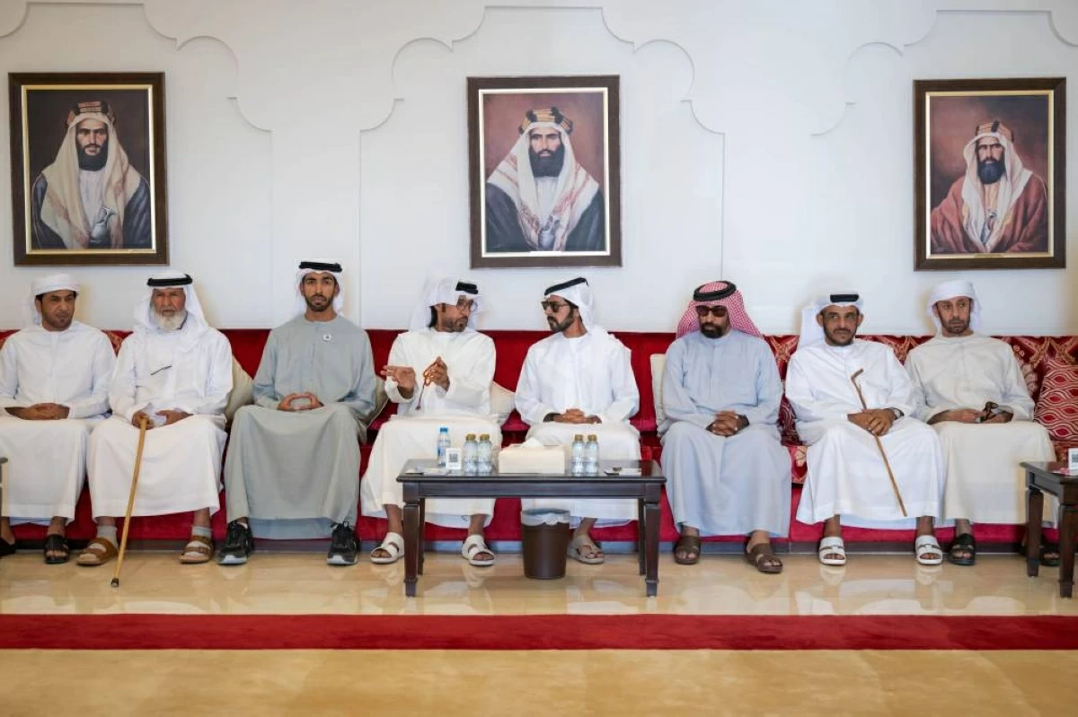 خليفة بن طحنون وشخبوط بن نهيان يُعزّيان في وفاة سيف الخييلي