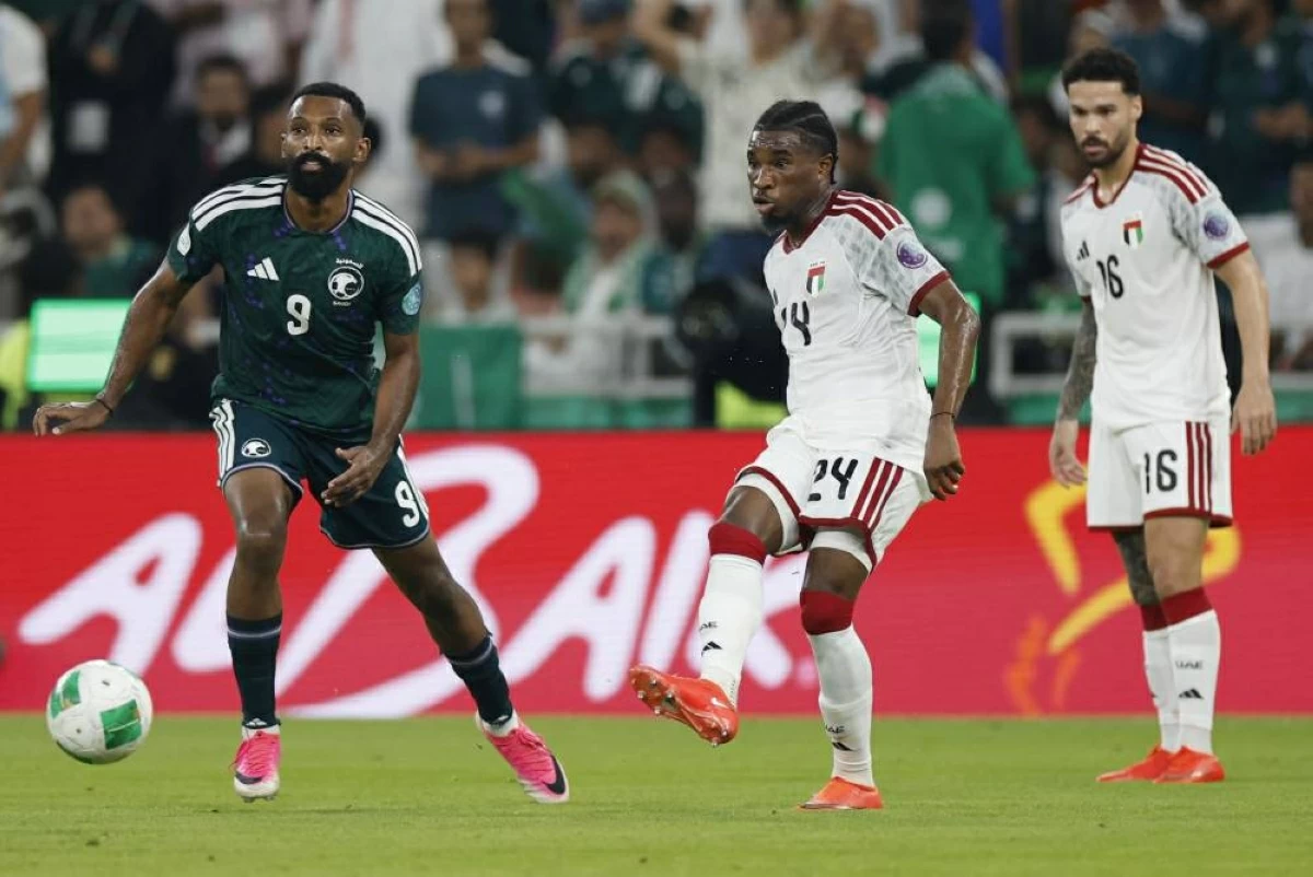 كوليبالي أحد نجوم الإمارات في البطولة