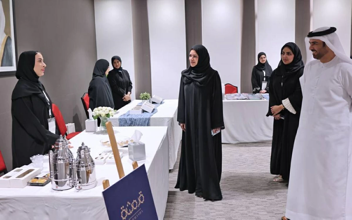 «رواق 2» تجمع إبداعات موظفي أشغال الشارقة