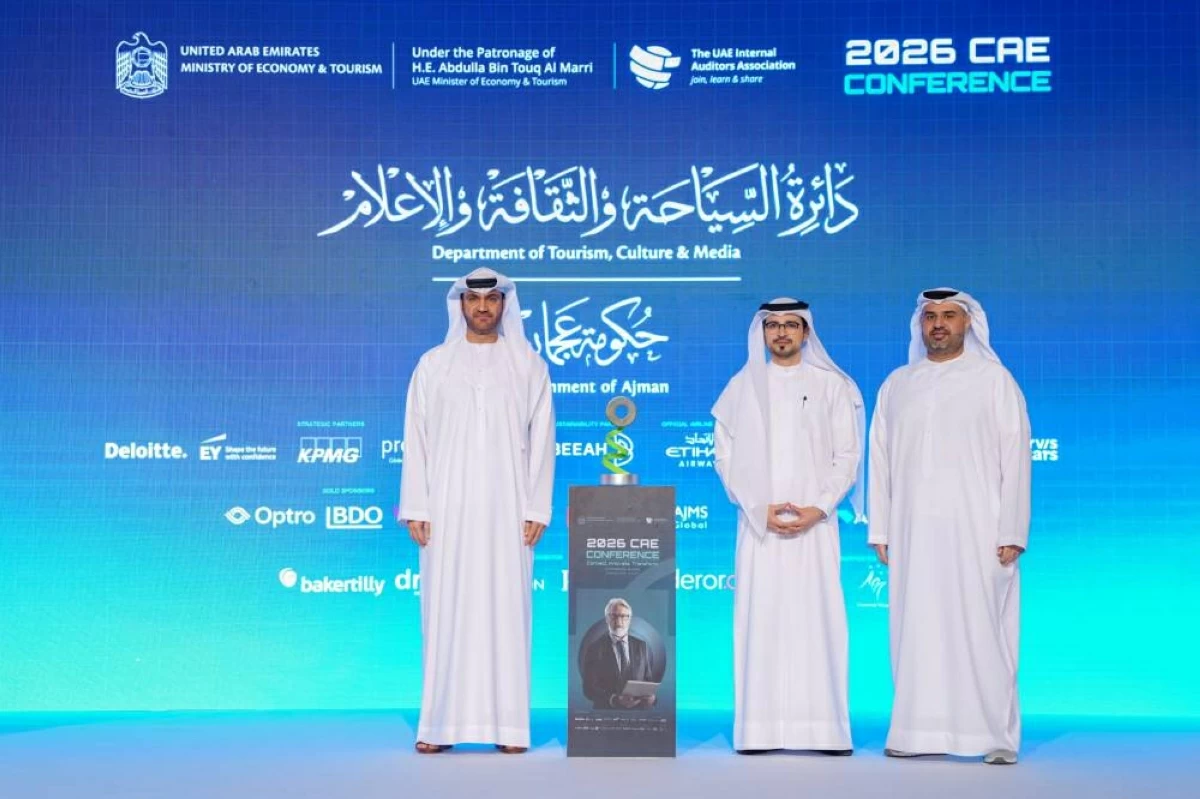 محمود الهاشمي خلال تكريم الدائرة