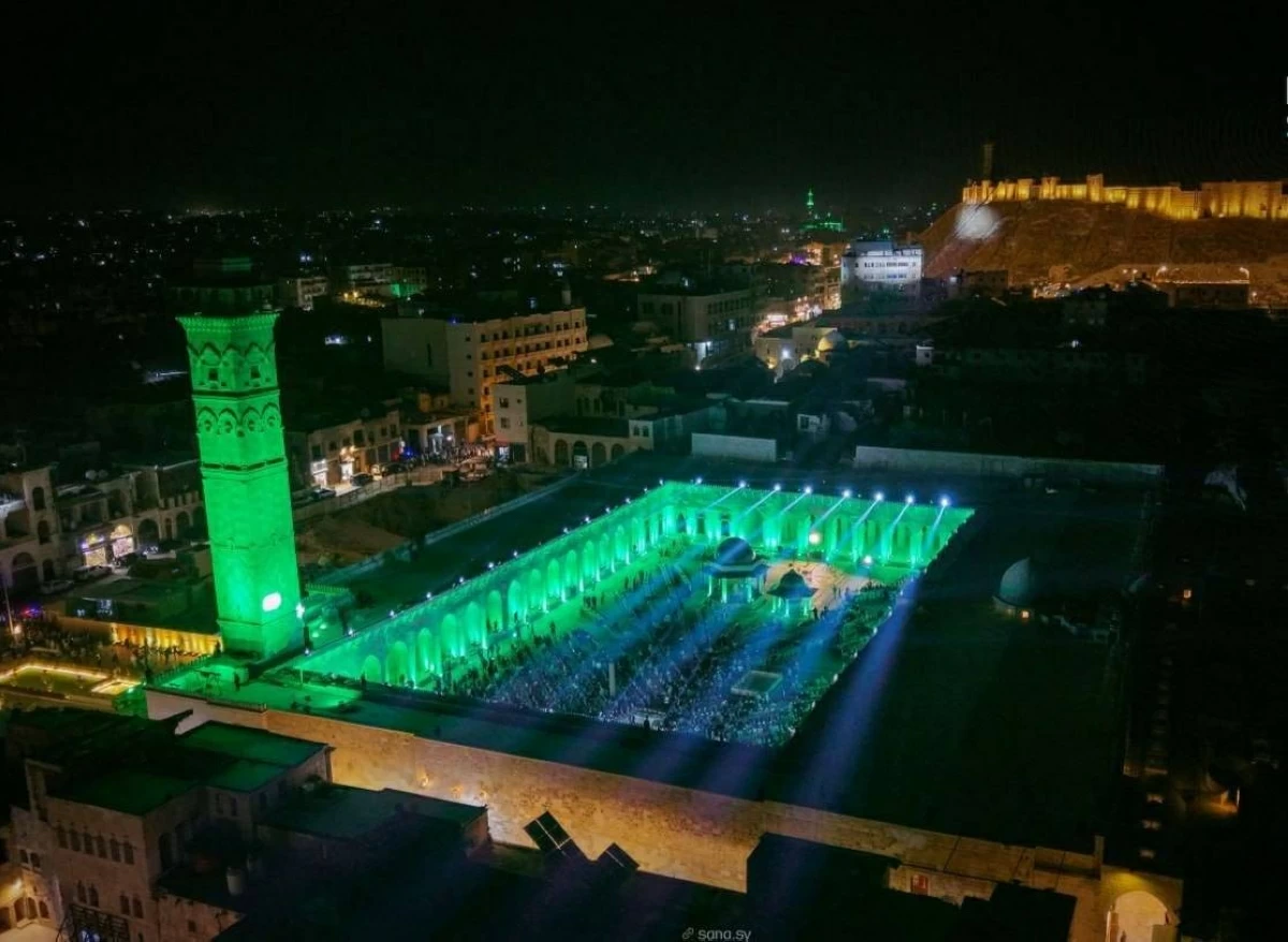 الجامع الأموي في حلب ينفض غبار الحرب