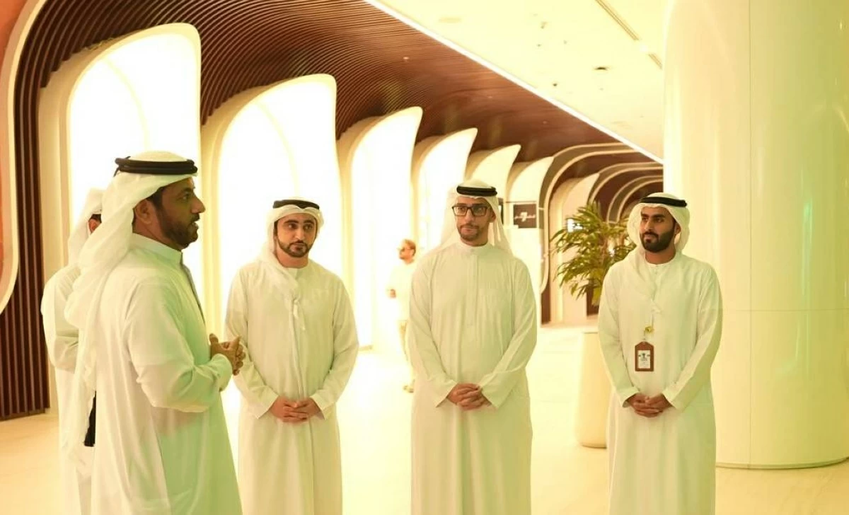 حارب الشامسي يتفقد منصة الشرطة التوعوية بالجرائم السيبرانية في دبي مولDubai Police Brings AI Powered
