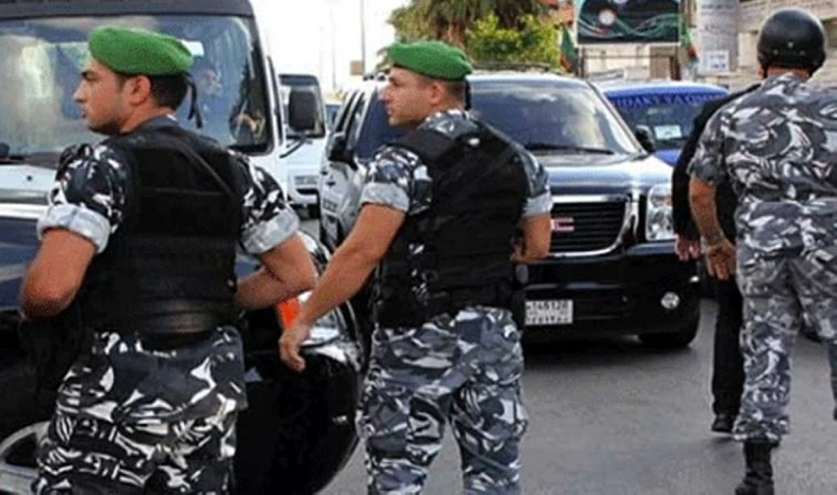 كانا ينقلان نصف طن متفجرات.. لبنان يعتقل عنصرين من «حزب الله»