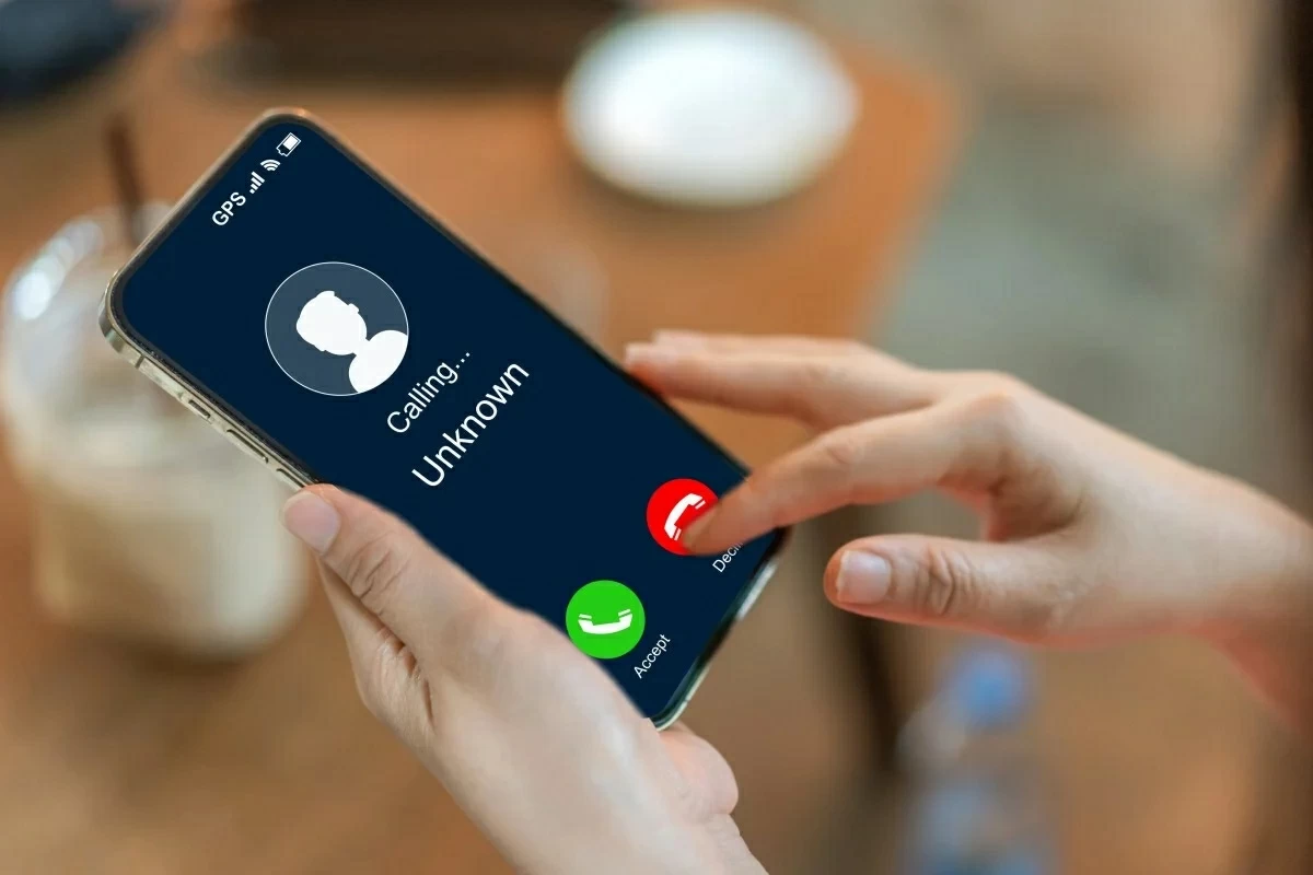 23 ألف مكالمة في أسبوع.. «مركز خدمة عملاء» للاحتيال والسرقة