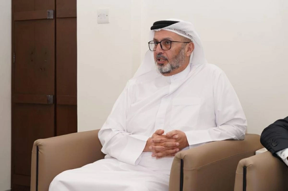 ضرار بالهول خلال الحديث الصحفي