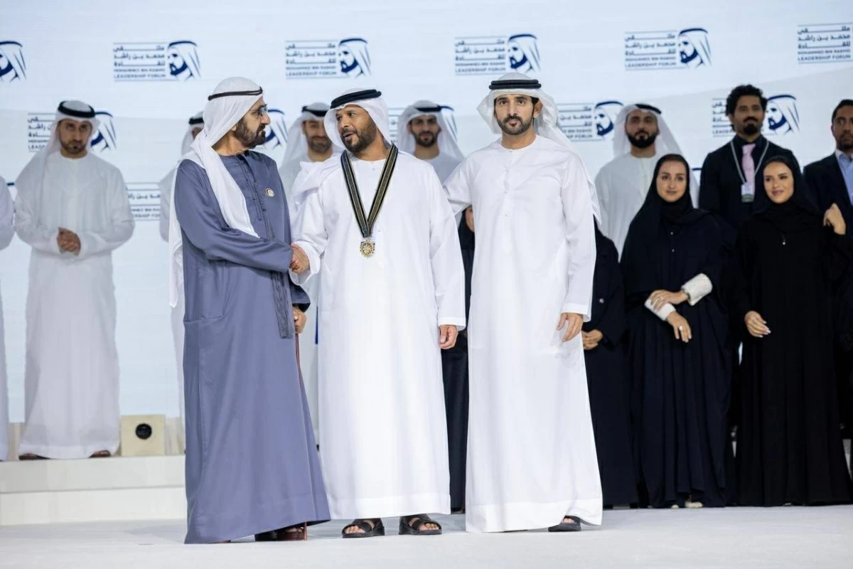 محمد بن راشد: تكريم مروان بن غليطة كأفضل مدير في تمكين القيادات الشبابية