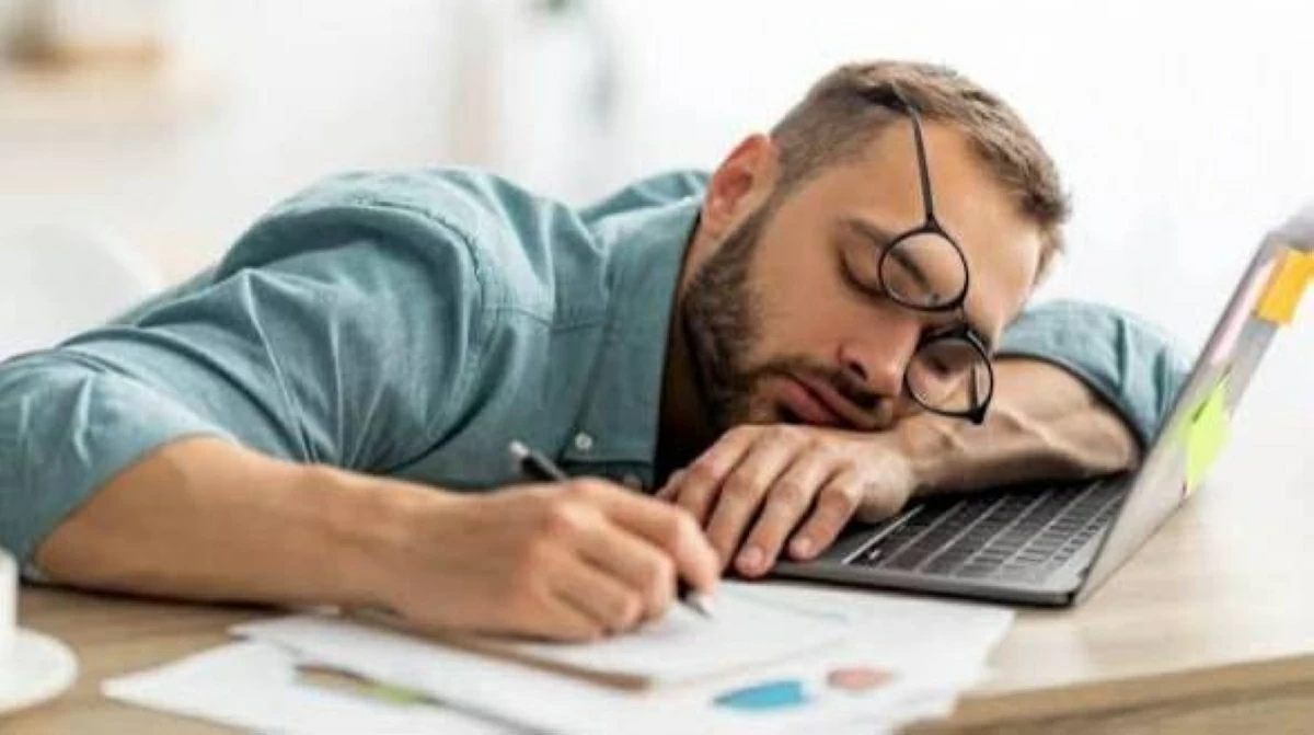 ماذا يحدث لجسمك عند النوم أقل من 5 ساعات؟ دراسة ضخمة تكشف مفاجأة