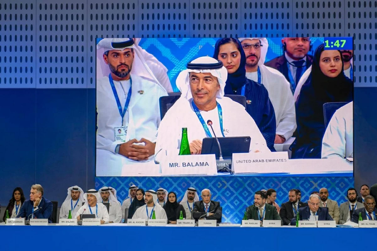 خالد بالعمى متحدثاً في الاجتماع