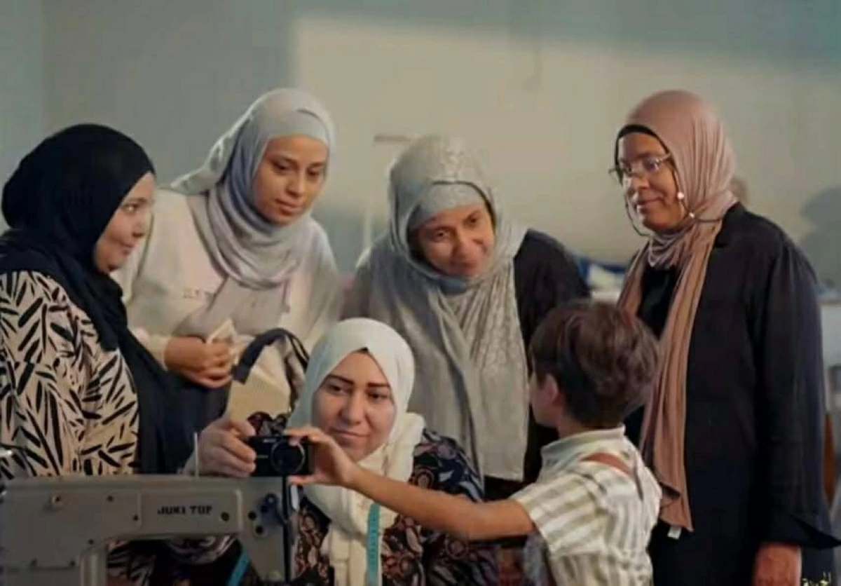 نساء عزبة خير الله يخطفن الأنظار في افتتاح مهرجان الجونة السينمائي..ما السبب؟