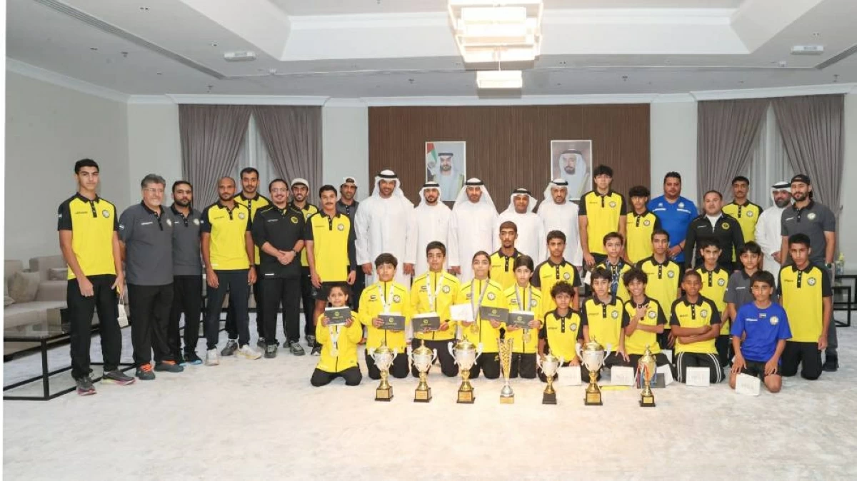 راشد الكندي والحضور مع المكرمين