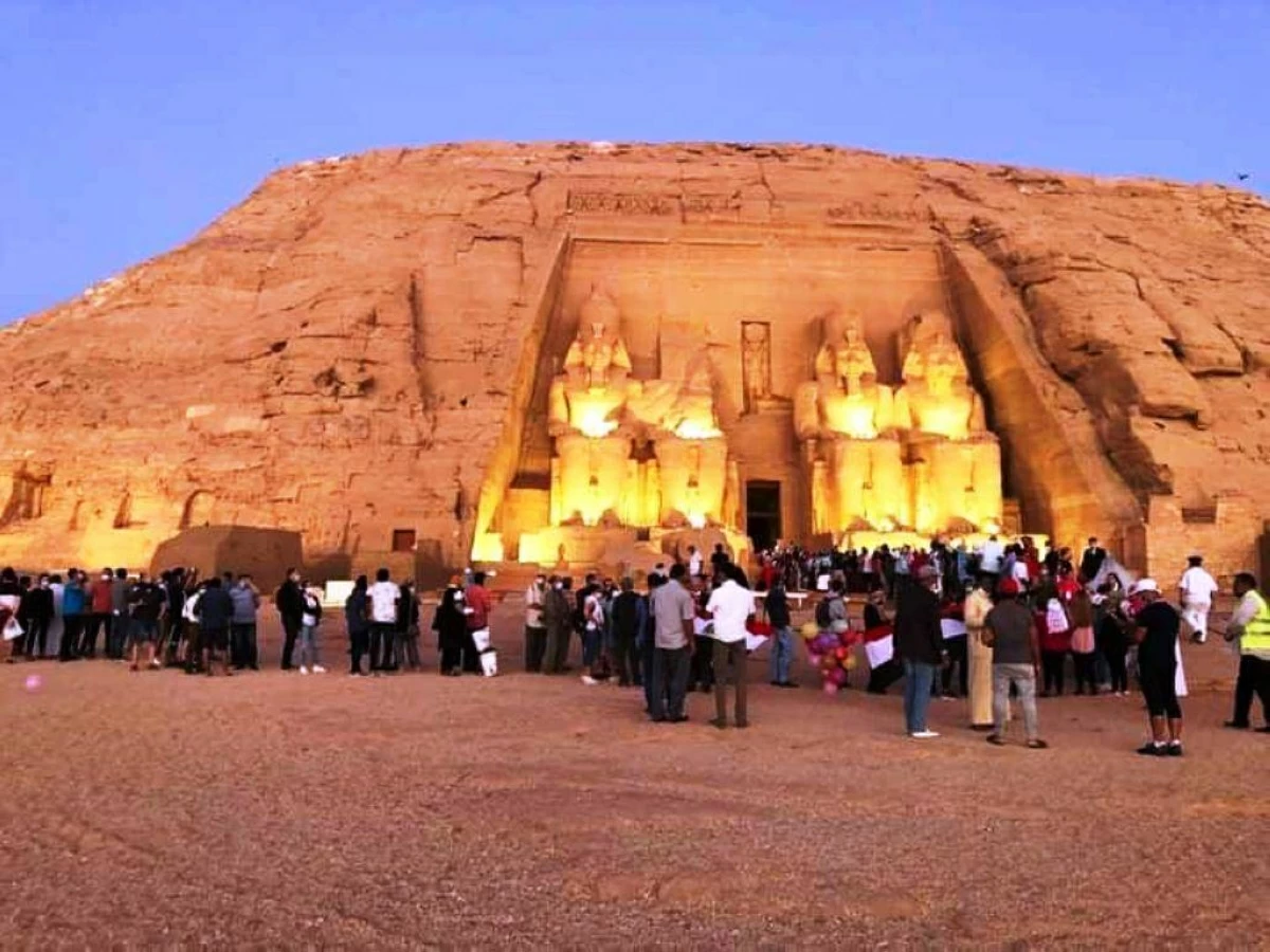 أسوان تحتفل بتعامد الشمس علي معبد أبو سمبل