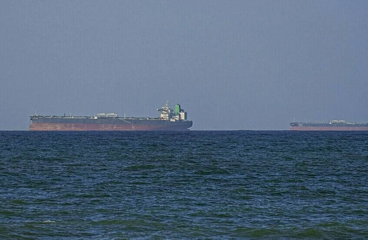 هيئة بحرية بريطانية: زورق أطلق النار على ناقلة قرب المكلا باليمن