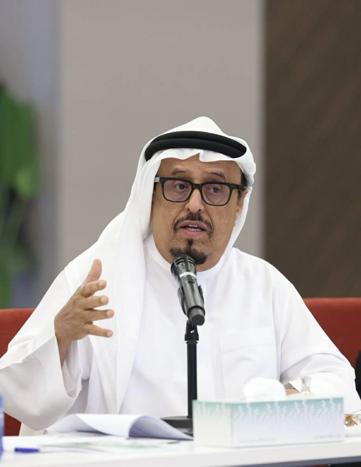 ضاحي خلفان: الأم المدرسة الأولى والأب دعامة التربية