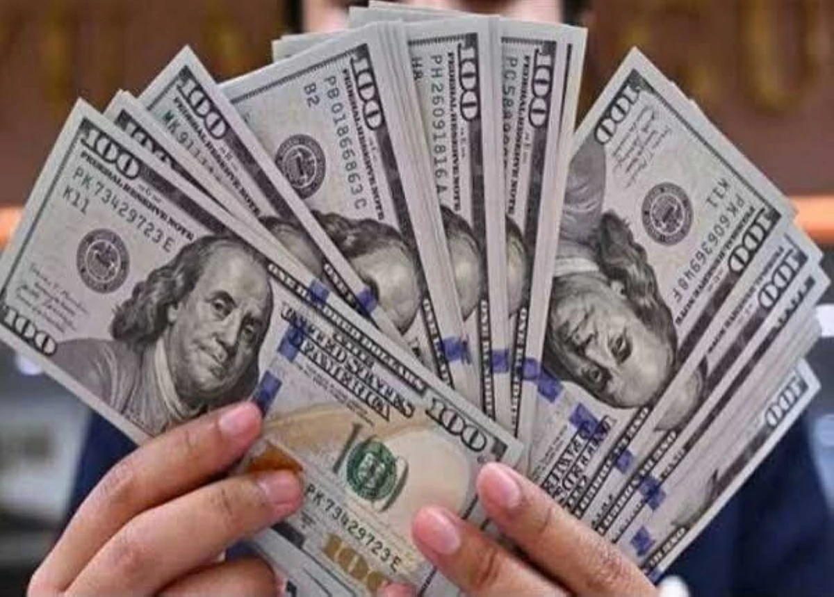 الدولار يتجاوز 54 جنيها في مصر لأول مرة منذ إبريل.. قفزة جديدة بأسعار الصرف