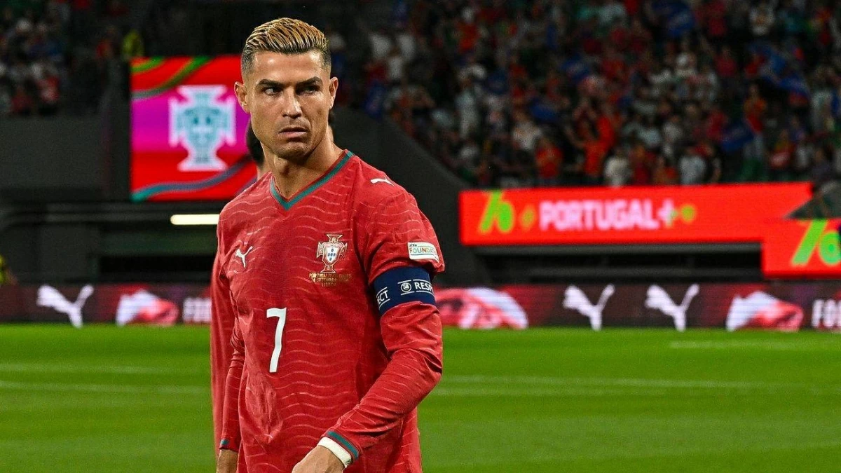 إيقاف كريستيانو رونالدو لمدة شهر وتغريمه مالياً