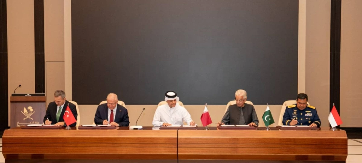 مذكرة «بدر».. قطر وباكستان وتركيا وإندونيسيا تُوقّع اتفاقاً لتعزيز التعاون الدفاعي