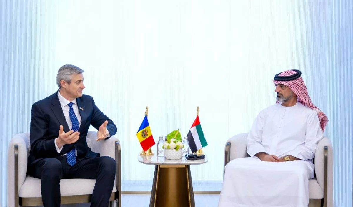 عمار بن حميد وسفير مولدوفا يبحثان تعزيز العلاقات